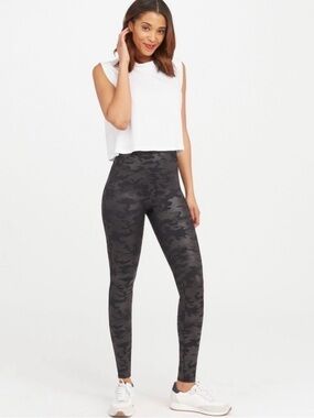 Spanx Black Camo Xs Petite Faux Leather Leggings NWT